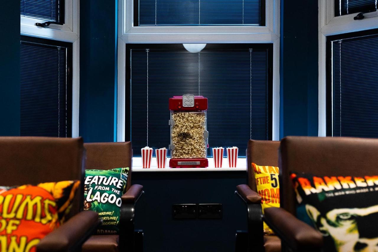 23 Trafalgar Square With Hot Tub And Cinema Scarborough Exterior foto